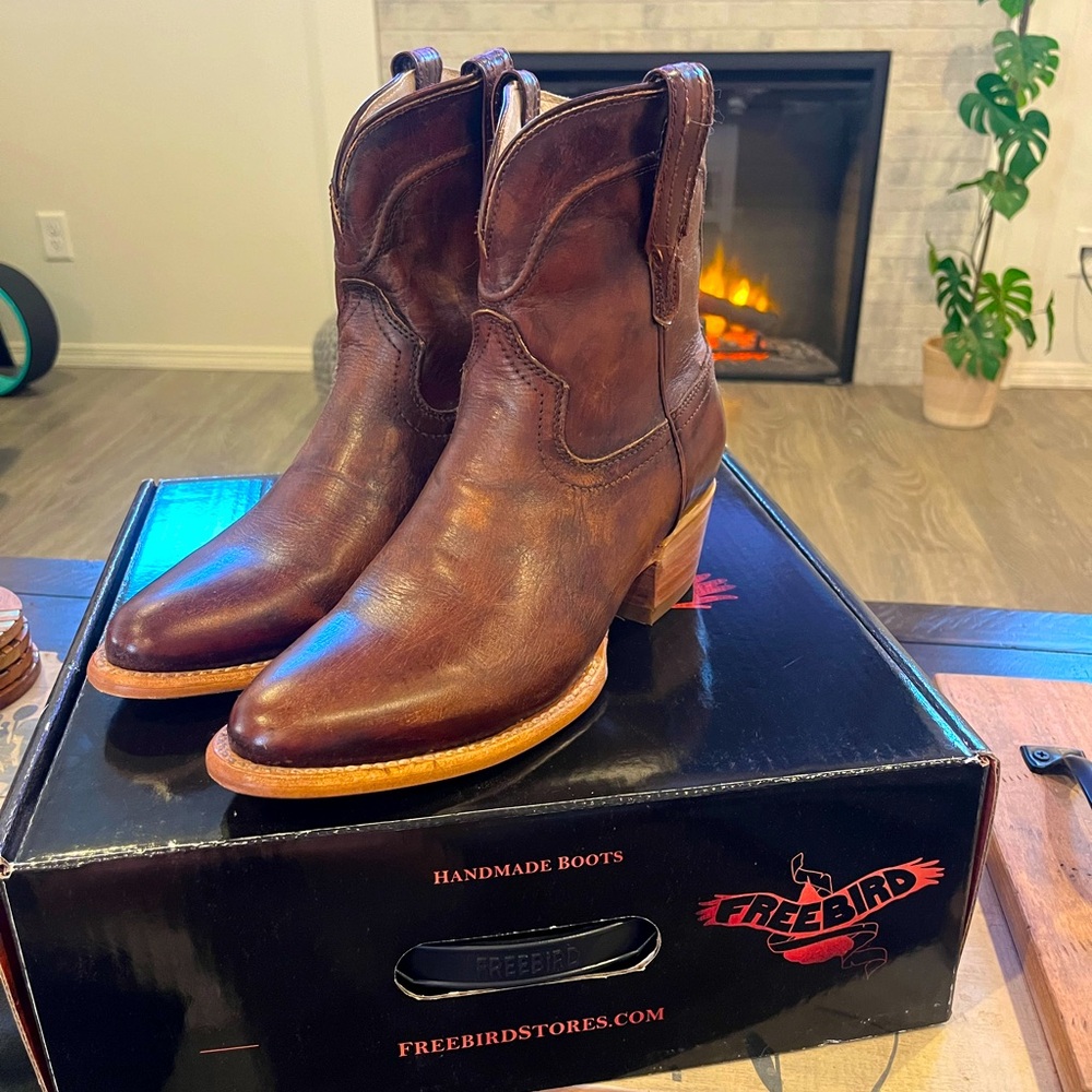 NIB Freebird Zamora Cognac Boots 8